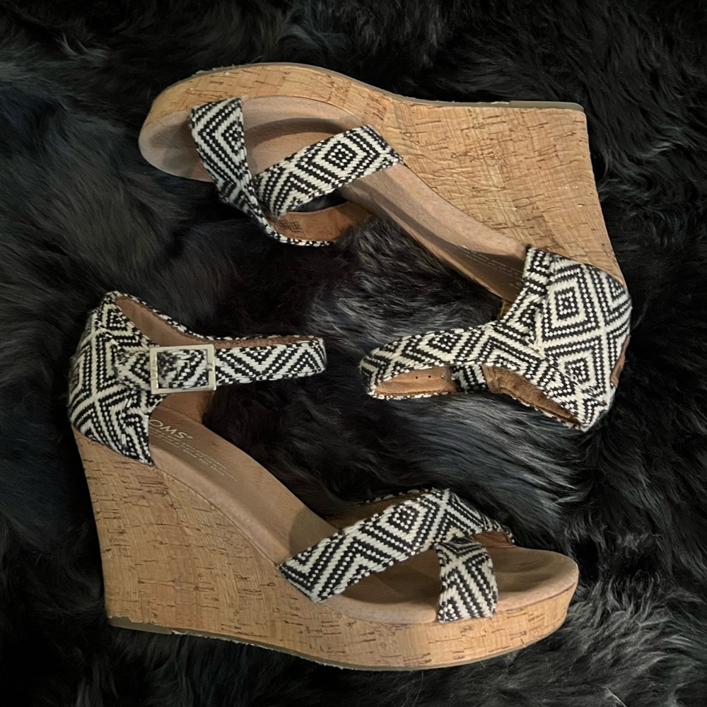 Tom’s cork wedges